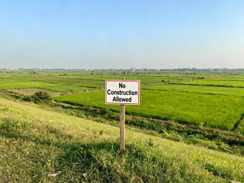 250 Illegal Farmhouses in Yamuna Floodplains